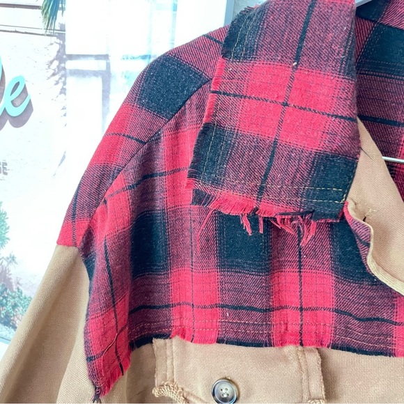 POL Boutique Distressed Buffalo Plaid Flannel Mixed Shacket Jacket - Picture 7 of 8